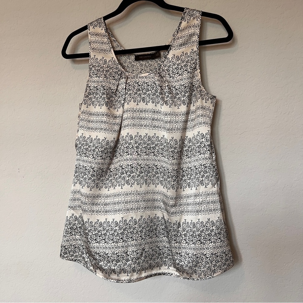The Limited Women's Sleeveless Blouse Black and White Patterned Size Small